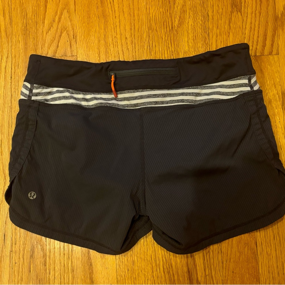 Lululemon shorts size 6